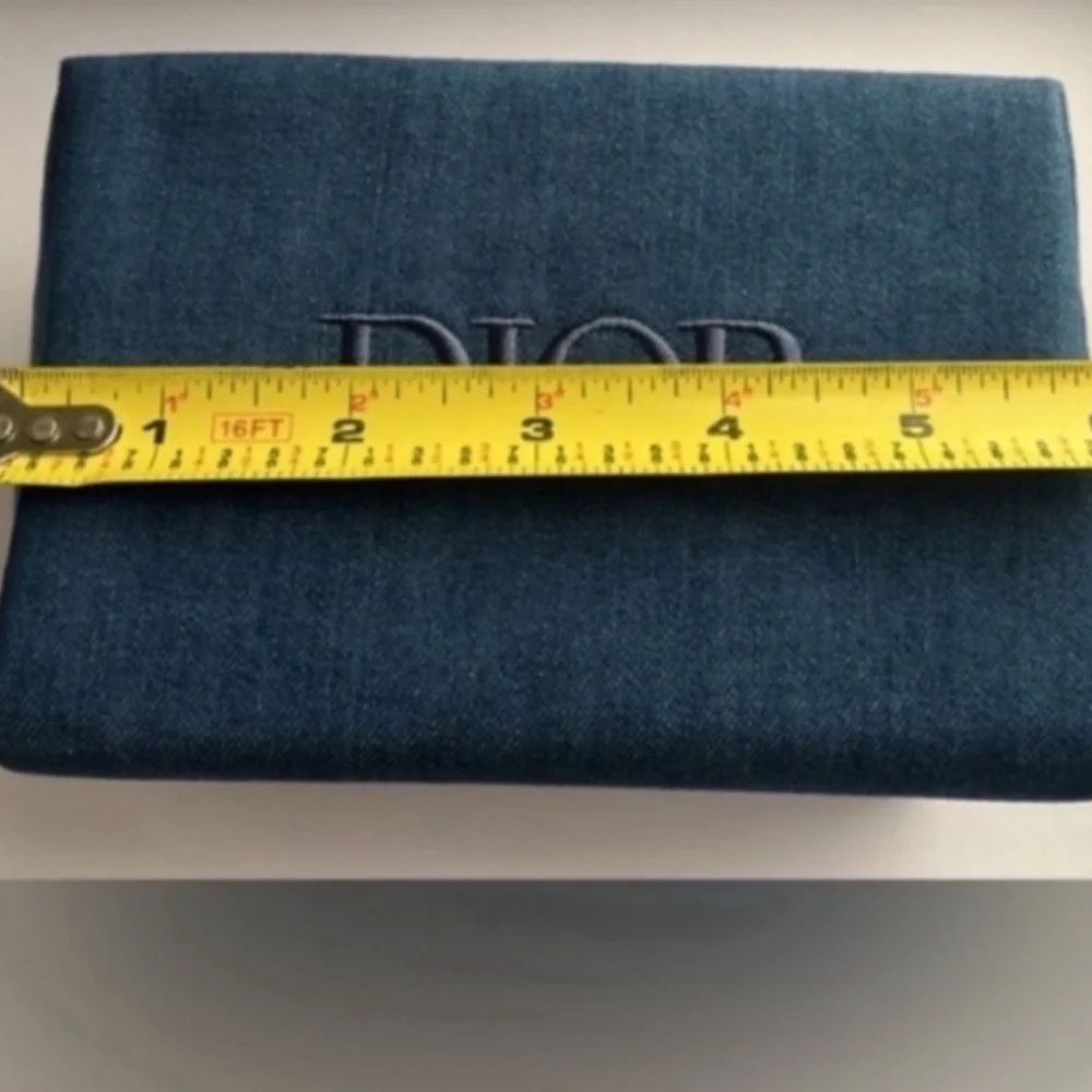 New, unused and Authentic Dior Denim pouch
Limited Edition - Picture 6 of 7